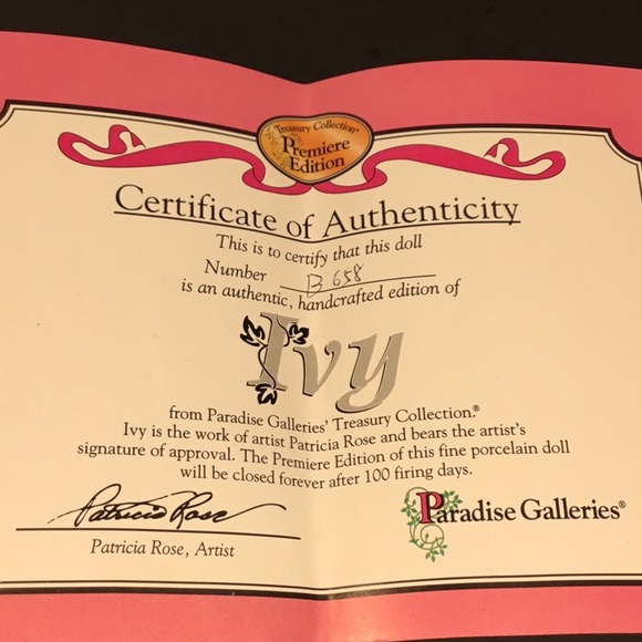 NIB Paradise Galleries Porcelain Doll Ivy - Picture 16 of 16